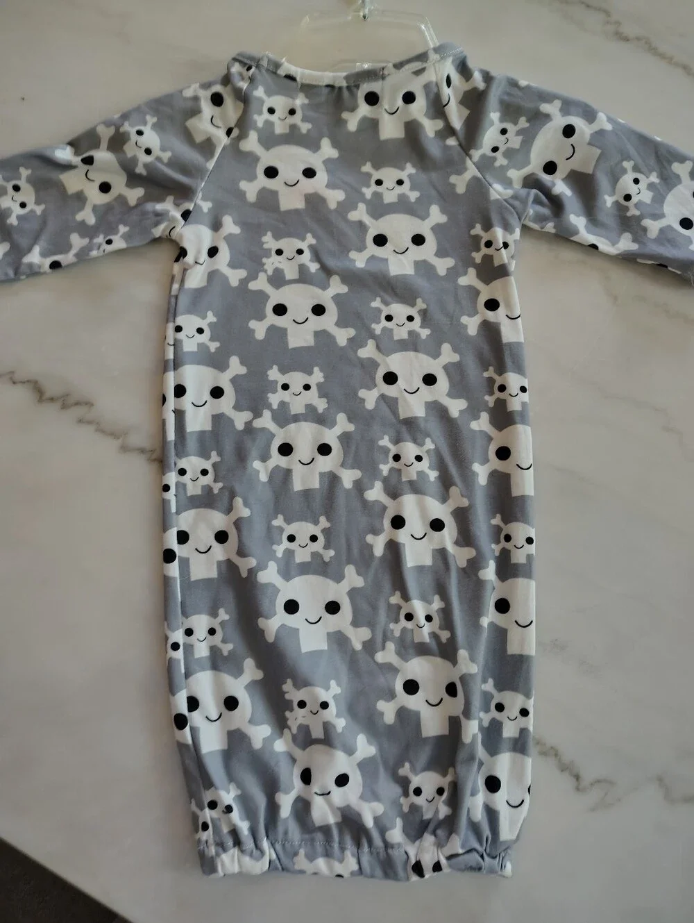 Adorable Sweetness Light Gray Smiling Skulls Baby Sleep Sack Pajama Size 0 To 3M